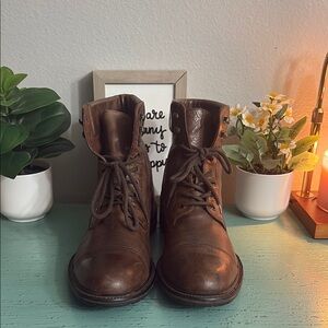 Classic Brown Leather J & M 1850 Boots SZ 10.5 box 137